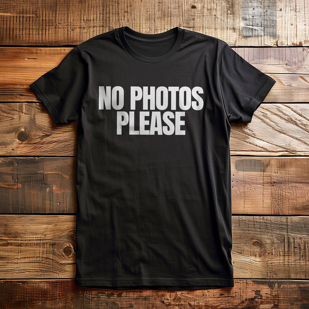 No Photos Please T-Shirt – Regular Black